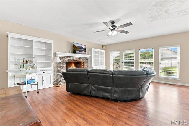 66 N Hillview Drive, St Peters, MO 63376