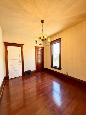 206 2nd Street NE, Mitchellville, IA 50169