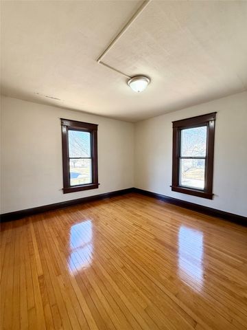 206 2nd Street NE, Mitchellville, IA 50169