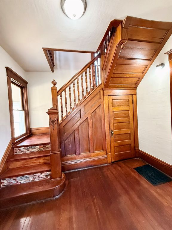 206 2nd Street NE, Mitchellville, IA 50169