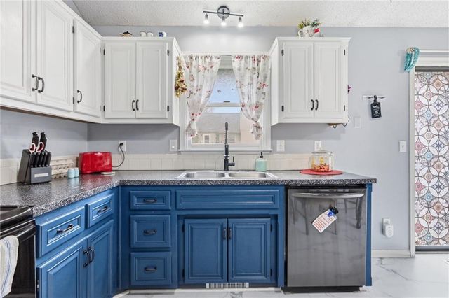 1800 Patricia Drive, Kearney, MO 64060
