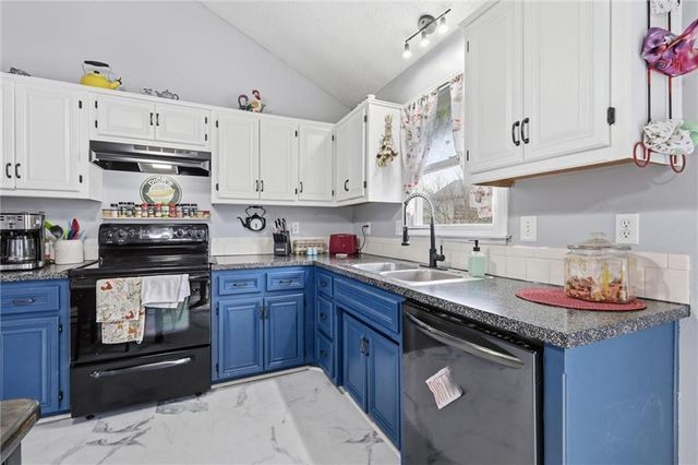 1800 Patricia Drive, Kearney, MO 64060
