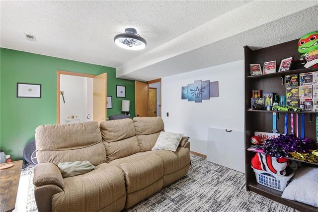 1800 Patricia Drive, Kearney, MO 64060