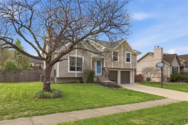 1800 Patricia Drive, Kearney, MO 64060