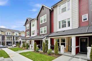 19244 NE 69th Circle #104, Redmond, WA 98052