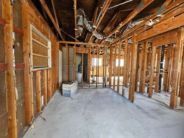 733 E Main Street, Klamath Falls, OR 97601