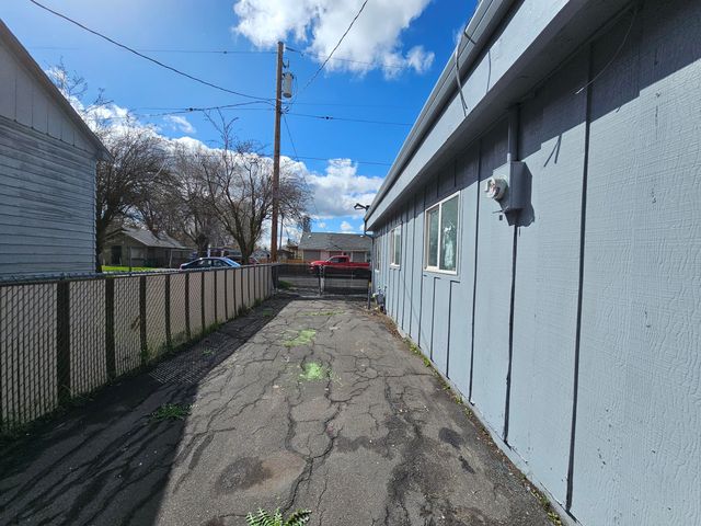 733 E Main Street, Klamath Falls, OR 97601