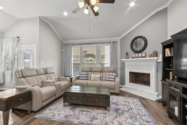 123 Carriage Court, Magnolia, TX 77354