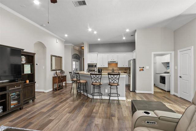 123 Carriage Court, Magnolia, TX 77354
