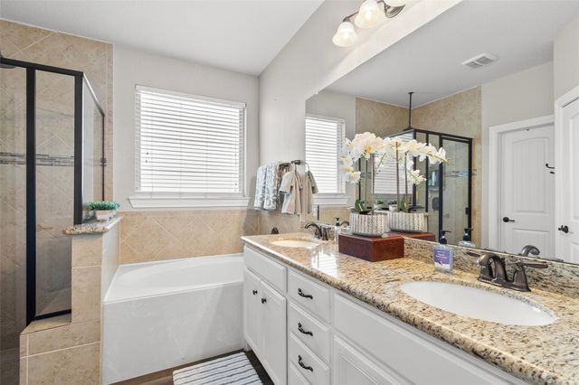 123 Carriage Court, Magnolia, TX 77354