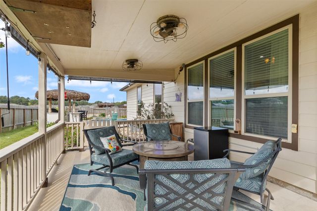 123 Carriage Court, Magnolia, TX 77354