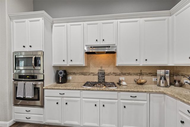 123 Carriage Court, Magnolia, TX 77354