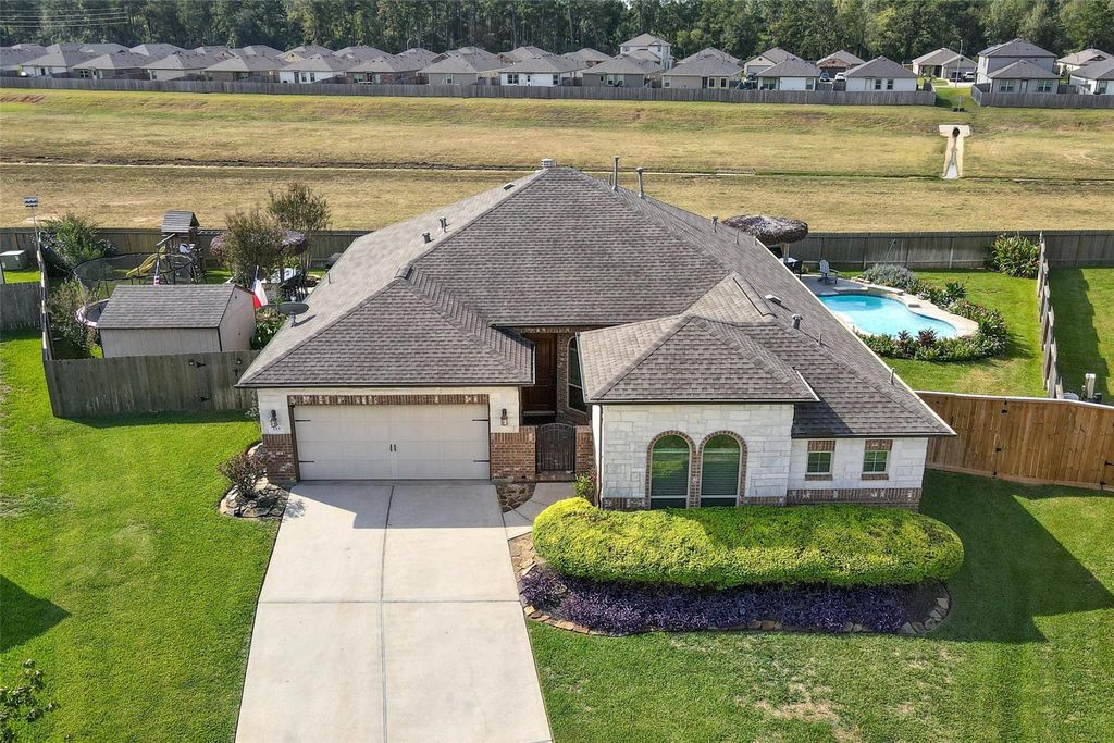 123 Carriage Court, Magnolia, TX 77354