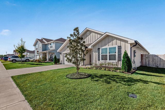 412 Scarborough Street, Crestview, FL 32539