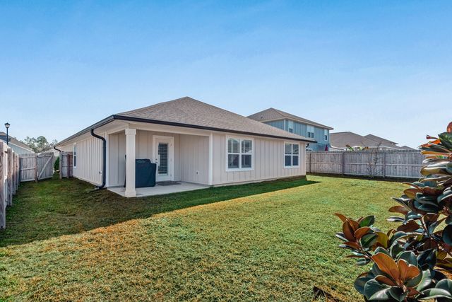 412 Scarborough Street, Crestview, FL 32539