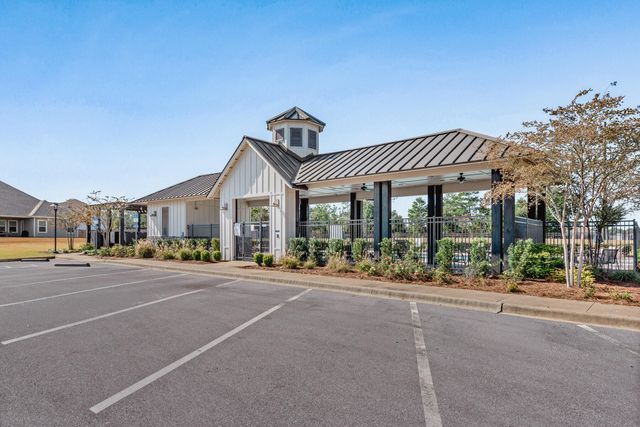 412 Scarborough Street, Crestview, FL 32539