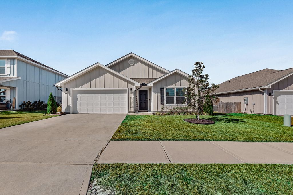 412 Scarborough Street, Crestview, FL 32539