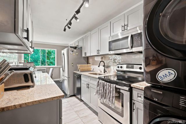 61 Lorraine Terrace 246, Mount Vernon, NY 10553