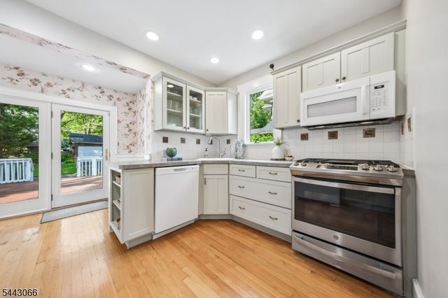 65 Tuscan Rd, Maplewood Twp., NJ 07040