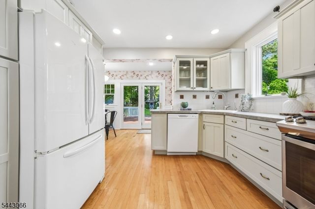 65 Tuscan Rd, Maplewood Twp., NJ 07040