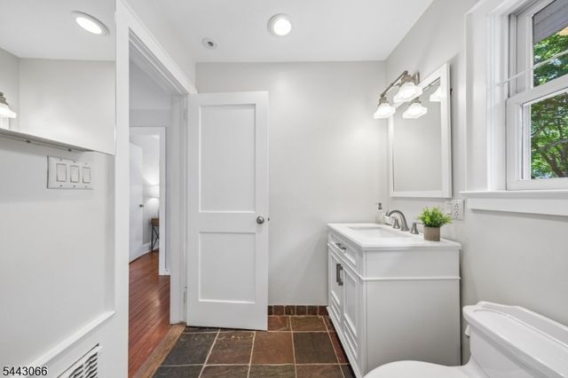 65 Tuscan Rd, Maplewood Twp., NJ 07040