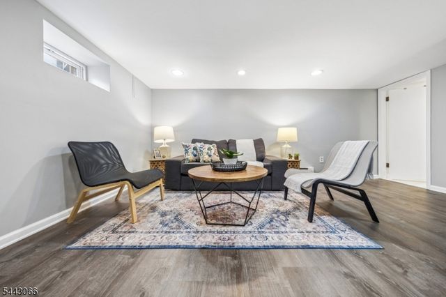65 Tuscan Rd, Maplewood Twp., NJ 07040