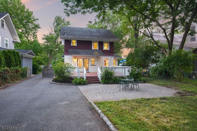 65 Tuscan Rd, Maplewood Twp., NJ 07040