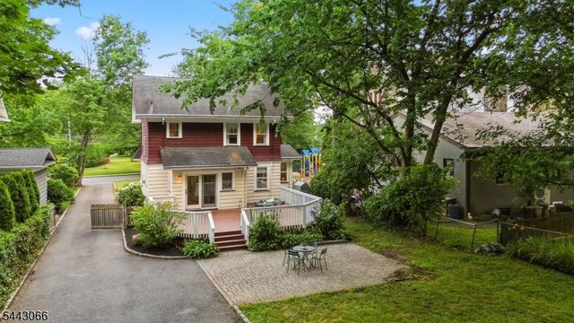 65 Tuscan Rd, Maplewood Twp., NJ 07040