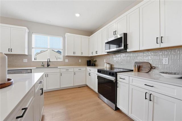 1505 SE Bailey Farms Parkway, Lee's Summit, MO 64081