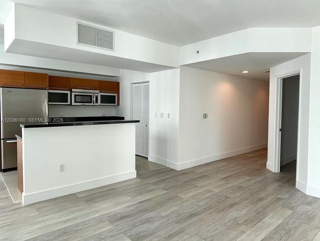253 NE 2nd St 2108, Miami, FL 33132