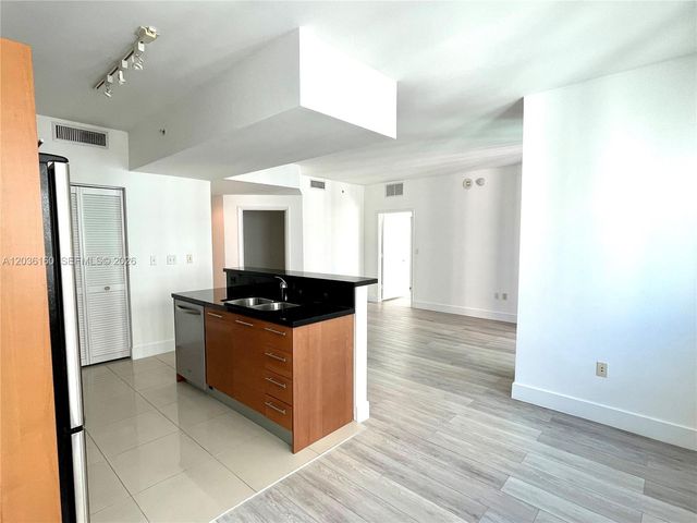 253 NE 2nd St 2108, Miami, FL 33132