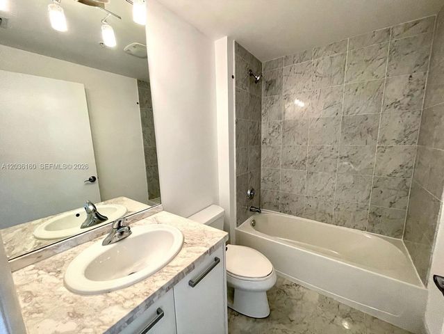 253 NE 2nd St 2108, Miami, FL 33132