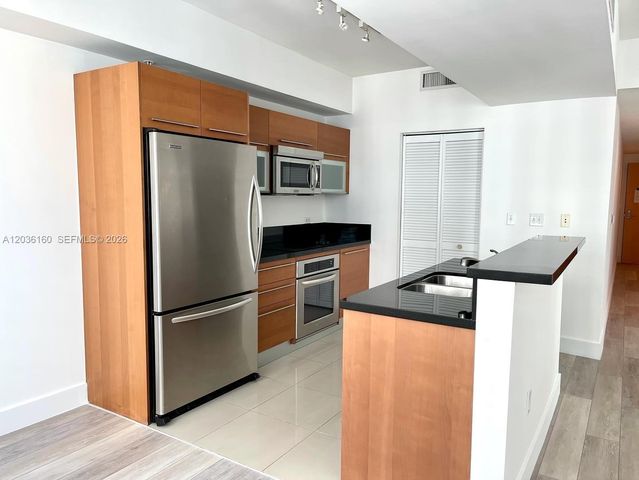 253 NE 2nd St 2108, Miami, FL 33132