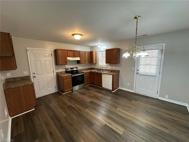 1102 Maury Lane, Greensboro, NC 27401