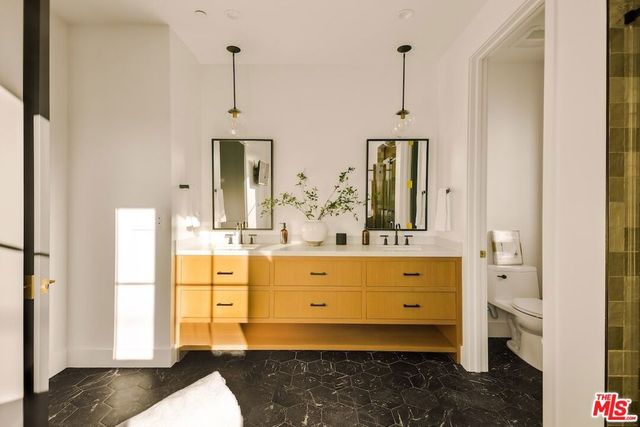 4261 Denny Avenue, Toluca Lake, CA 91602