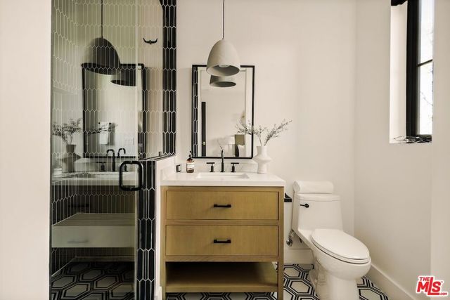 4261 Denny Avenue, Toluca Lake, CA 91602