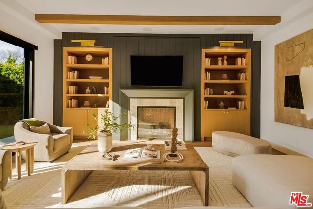 4261 Denny Avenue, Toluca Lake, CA 91602