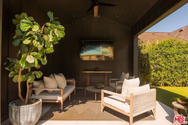 4261 Denny Avenue, Toluca Lake, CA 91602