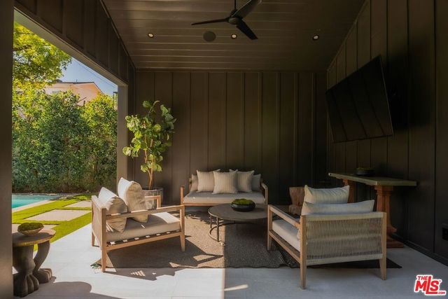 4261 Denny Avenue, Toluca Lake, CA 91602