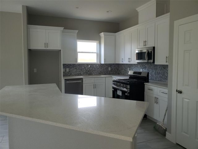 105 S Algeria Street, Texas City, TX 77591