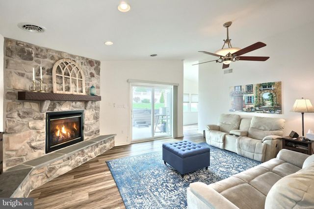 1436 WHEATFIELD DR, York, PA 17408
