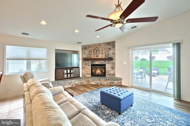 1436 WHEATFIELD DR, York, PA 17408