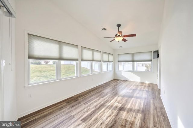 1436 WHEATFIELD DR, York, PA 17408