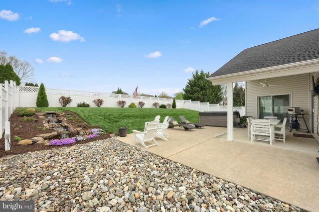 1436 WHEATFIELD DR, York, PA 17408