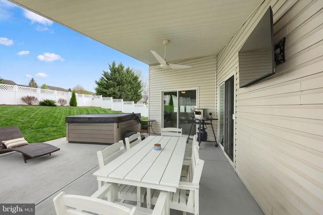 1436 WHEATFIELD DR, York, PA 17408