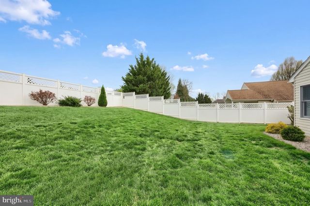 1436 WHEATFIELD DR, York, PA 17408