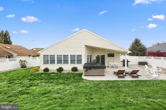 1436 WHEATFIELD DR, York, PA 17408