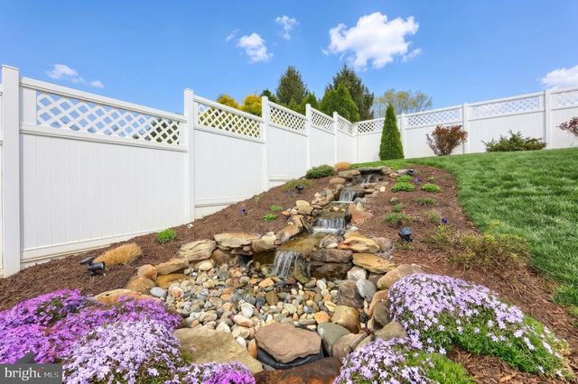 1436 WHEATFIELD DR, York, PA 17408