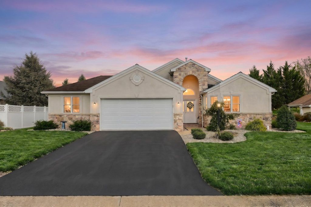 1436 WHEATFIELD DR, York, PA 17408