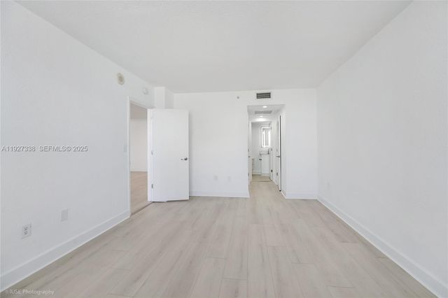 401 69th St 613, Miami Beach, FL 33141